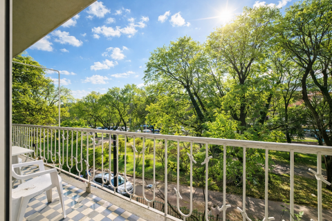 Eladó Lakás 1026 Budapest 2. kerület , Erkélyes, világos, könnyen alakítható 3 szobás lakássá!