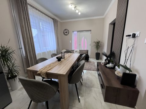 Eladó Ház 4066 Tiszacsege 