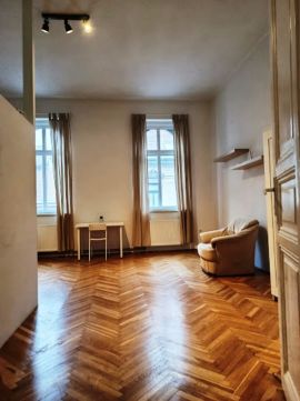 Eladó Lakás 1071 Budapest 7. kerület , Lövölde téren Városliget közeli 51 m2-es lakás jó házban