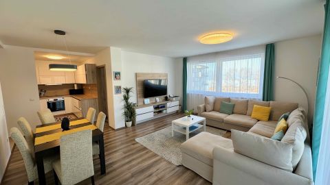 Eladó Lakás 8638 Balatonlelle , Vízparti Nappali + 3 Szobás Prémium lakás Balatonlellén