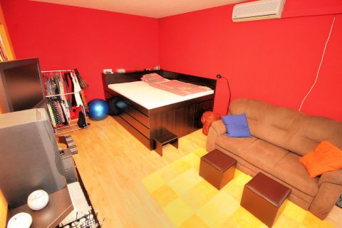 Eladó Lakás 1048 Budapest 4. kerület 