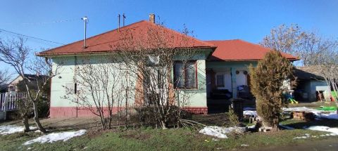 Eladó Ház 2251 Tápiószecső , 2251 Tápiószecső, Központi