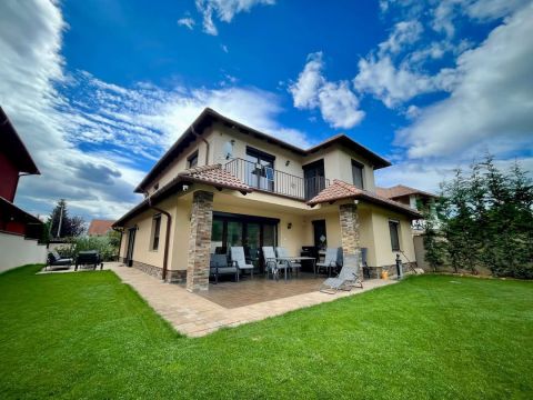 Eladó Ház 2141 Csömör 