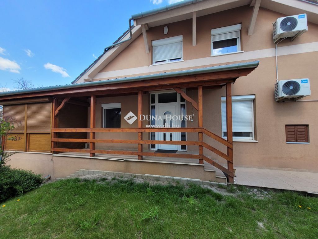 6000 Kecskemét , Petőfivárosban 190nm-es nappali+5 szoba, 2 fürdő, 4 garázs — 1/24