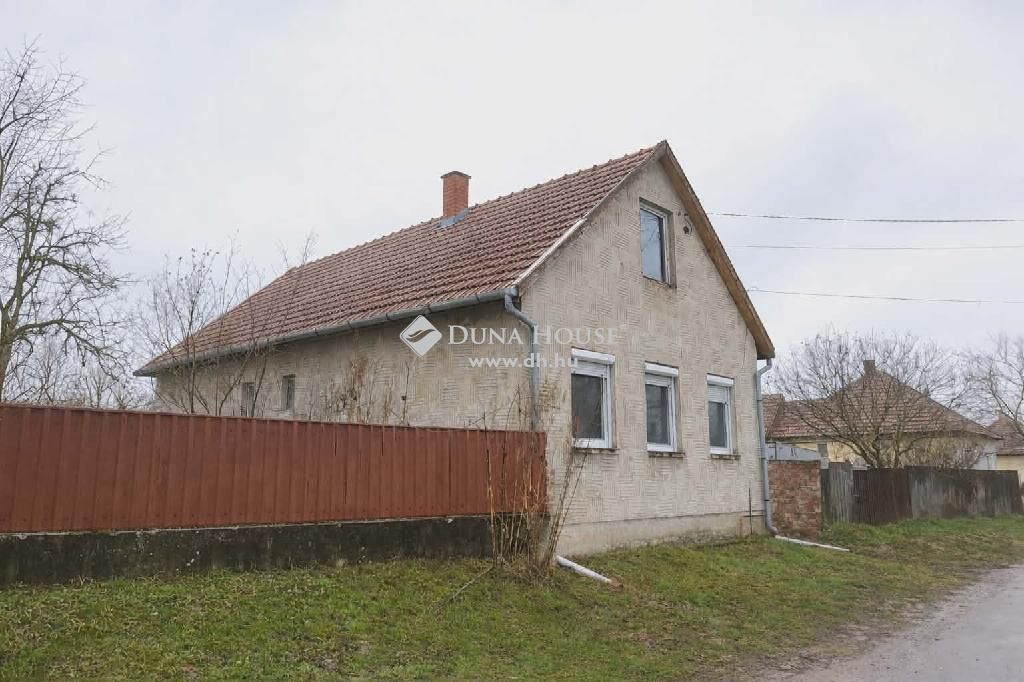 5126 Jászfényszaru , 5126 Jászfényszaru, Központhoz közeli — 1/23