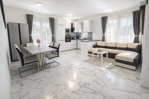 Eladó Ház 6000 Kecskemét , Gyönyörű,igényes fiatal családi ház,kertvárosi részen