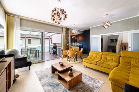 Eladó Ház 2141 Csömör Csömör Középhegy panorámás luxus családi ház kétgenerációs