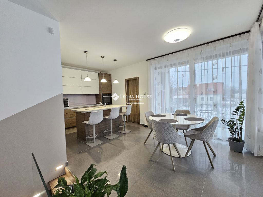 Eladó ház, Balatonfüred