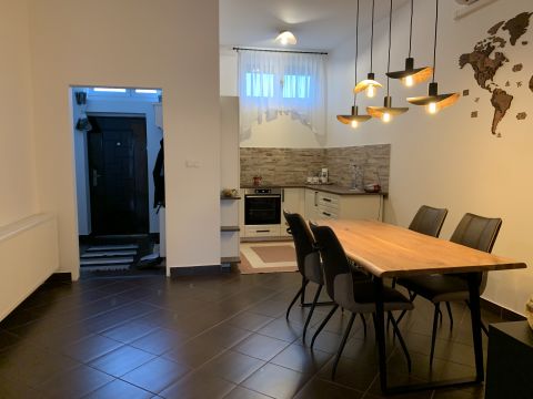 Eladó Lakás 2030 Érd , Parkváros