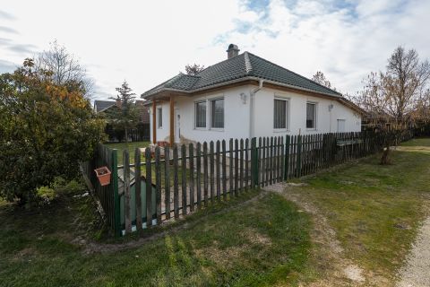 Eladó Ház 8083 Csákvár 