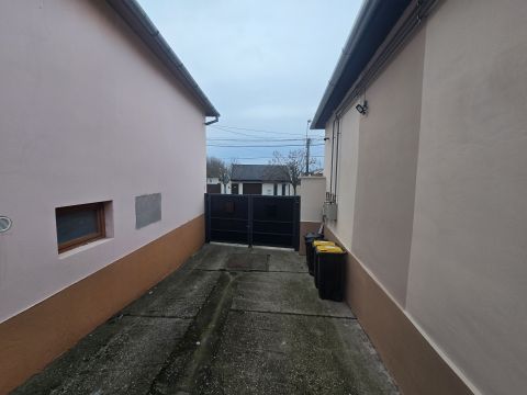 Eladó Lakás 6500 Baja 