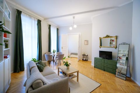 Eladó Lakás 1074 Budapest 7. kerület , AZONNAL KÖLTÖZHETŐ ERZSÉBETVÁROSI 2,5 SZOBÁS LAKÁS ELADÓ 