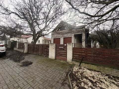 Eladó Ház 2093 Budajenő 