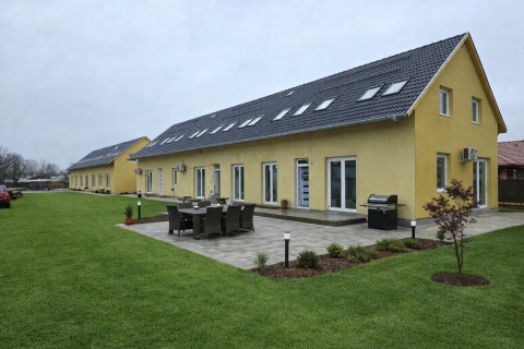 Eladó Lakás 5000 Szolnok , Szolnok Széchényi lakótelep fejlődő részén űjépítésű kertes