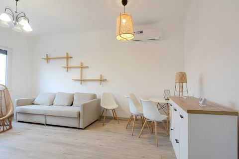 Kiadó Lakás 6000 Kecskemét , Jókai utcán felújított, ERKÉLYES lakás kiadó