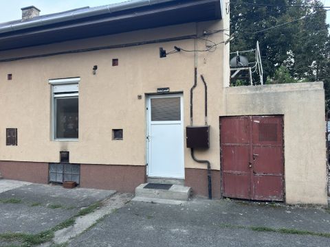 Eladó Lakás 1105 Budapest 10. kerület , Óhegy központ közeli részén