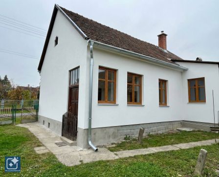 Eladó Ház 9943 Kondorfa , Eladó felújítandó családi ház nagy telekkel Kondorfán