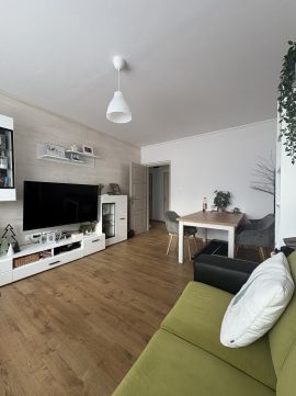 Eladó Lakás 6000 Kecskemét , Teljeskörűen felújított 3 szobás lakás Széchenyivárosban