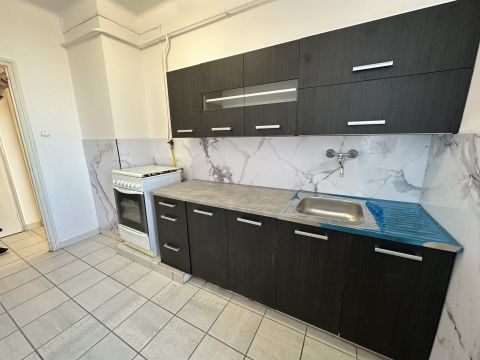 Eladó Lakás 6000 Kecskemét , Kedvelt részen felújított tégla lakás