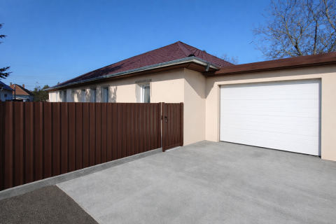 Eladó Ház 2737 Ceglédbercel , Ceglédbercel Iskola közelében 3 szobás házrész eladó