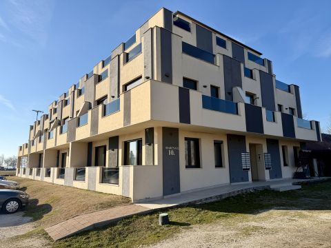 Eladó Lakás 8621 Zamárdi Panorámás partközeli