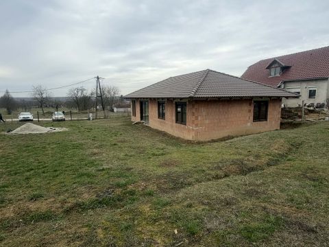 Eladó Ház 2737 Ceglédbercel Iskolához közel