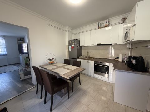 Eladó Ház 9100 Tét , Fő utca közelében