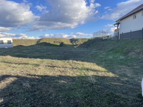 Eladó Telek 2217 Gomba , Gomba csendes zsákutca