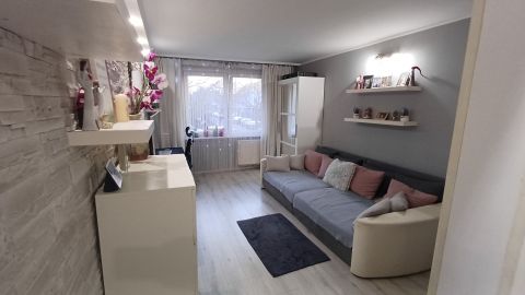 Eladó Lakás 1156 Budapest 15. kerület , Páskomliget utcában szépen felújított 2 szobás