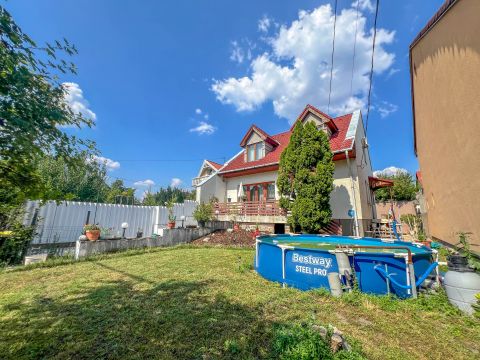 Eladó Ház 1202 Budapest 20. kerület , Kétszintes családi ház mélygarázzsal, kertre néző terasszal