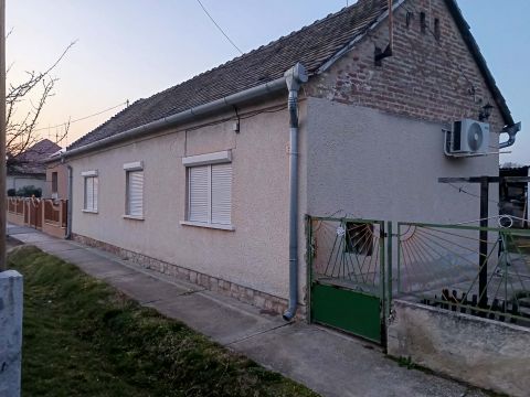 Eladó Ház 7940 Szentlőrinc , Szentlőrinc