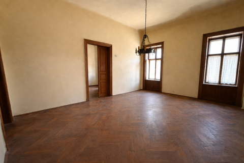 Eladó Lakás 1055 Budapest 5. kerület , Lakásnak, rendelőnek vagy irodának is megfelelő befektetés!