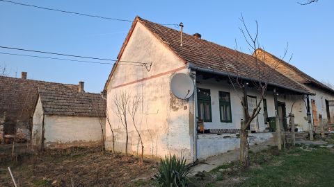 Eladó Ház 7215 Nak 