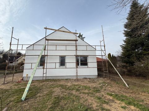 Eladó Ház 2112 Veresegyház Viczián Vasútállomáshoz közeli 