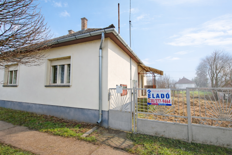 Eladó Ház 7213 Szakcs 