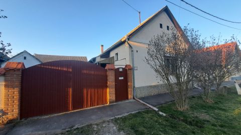 Eladó Ház 7718 Udvar 