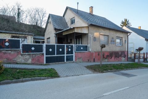 Eladó Ház 2536 Nyergesújfalu 