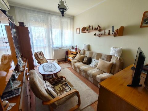 Eladó Lakás 5600 Békéscsaba Belváros közelében, Andrássy úton.