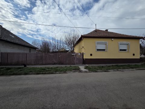 Eladó Ház 5000 Szolnok 
