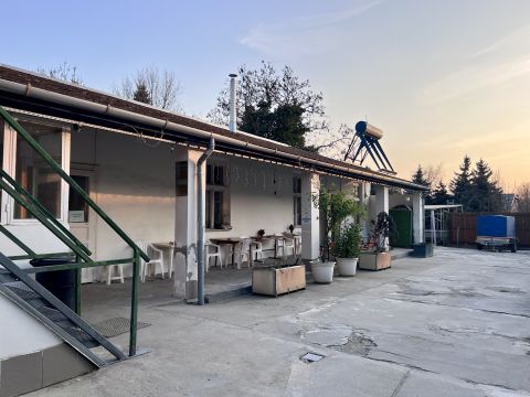 Eladó Ház 1161 Budapest 16. kerület , Rákosszentmihály többgenerációs ház,cégközpont/üzlethelyiség