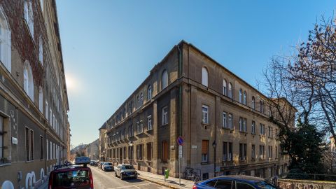 Eladó Lakás 1013 Budapest 1. kerület Logodi utcára néző felújított lakás