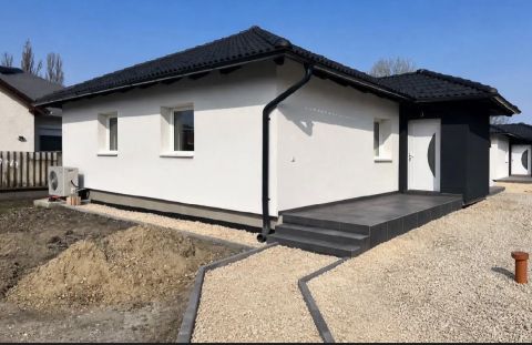 Eladó Ház 2060 Bicske 