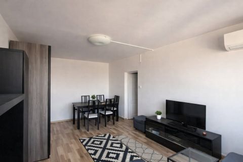 Eladó Lakás 1031 Budapest 3. kerület Római sétány közelében, rendezett lakótelepen