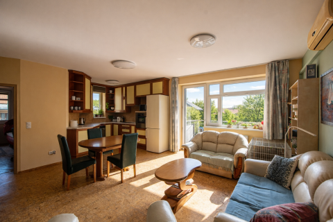 Eladó Lakás 1047 Budapest 4. kerület Újpest Juharliget zárt lakópark 3 szobás 1.emeleti lakás