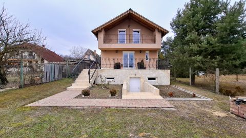 Eladó Ház 2162 Őrbottyán , Önálló családi ház nagy telekkel