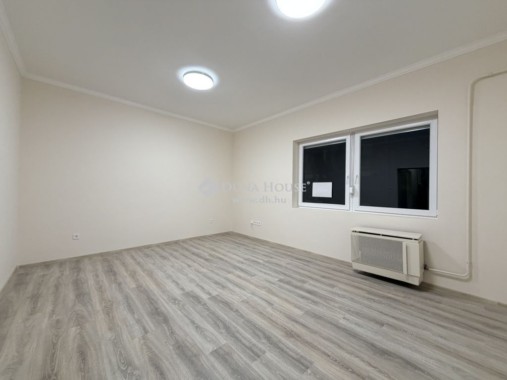 2700 Cegléd , TELJESEN FELÚJÍTOTT LAKÁS A BELVÁROSBAN! — 1/11