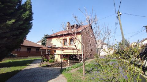 Eladó Ház 2030 Érd , Liget virág neves utca