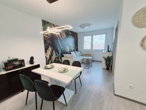 Eladó Lakás 8600 Siófok , belvárosi, modern, remek elrendezésű lakás