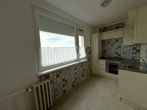 Eladó Lakás 6000 Kecskemét Széchenyiváros – felújított, 2 szobás lakás eladó