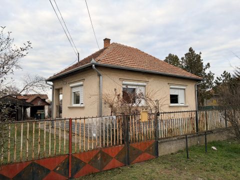 Eladó Ház 2740 Abony , 3 SZOBÁS ÖNÁLLÓ CSALÁDI HÁZ!